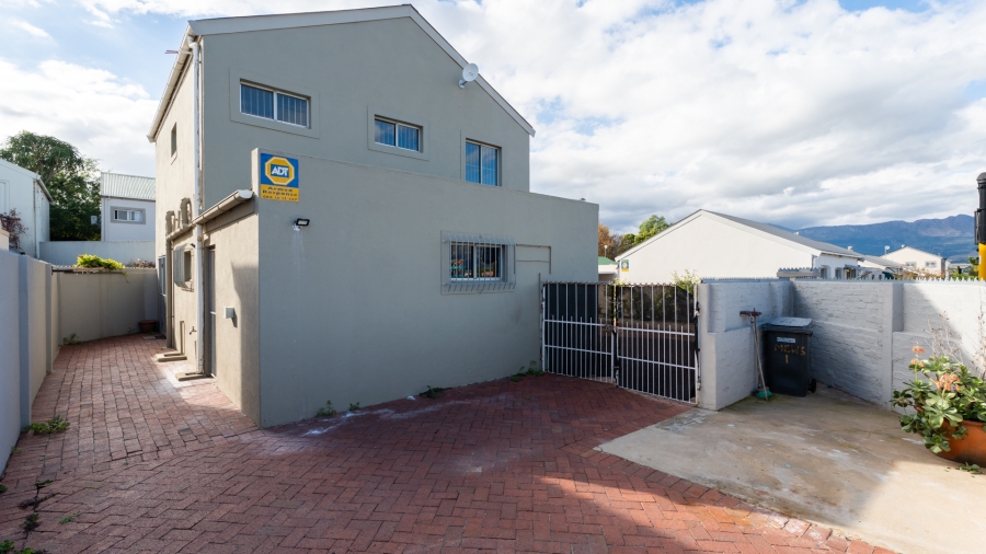 To Let 3 Bedroom Property for Rent in Paarl North Western Cape